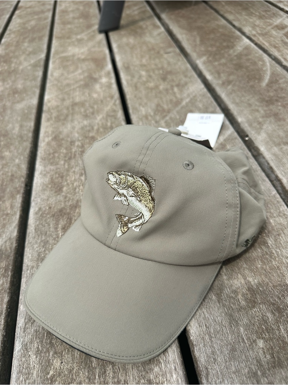 Columbia Kids Hat sage with walleye Embroidery